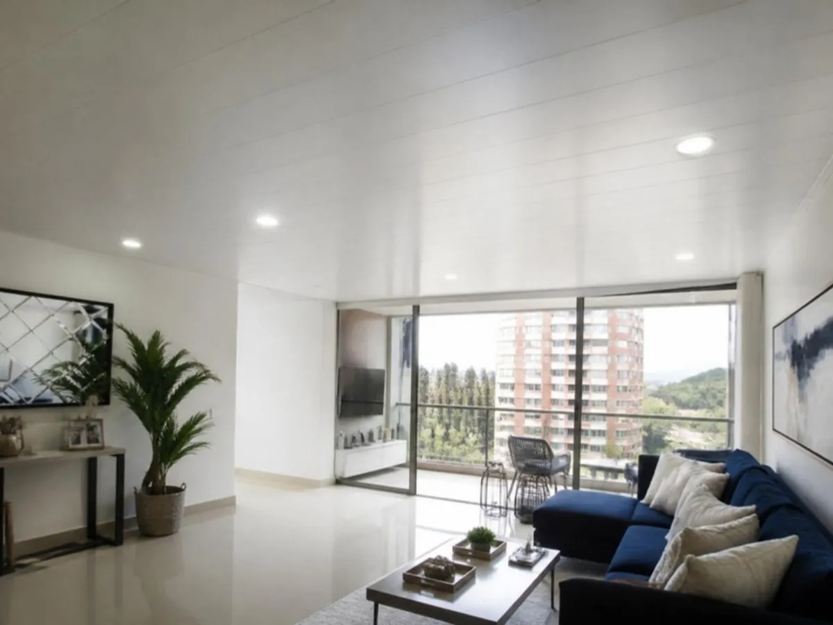 Techo y cielo raso en PVC instalado en apartamento en Bogotá